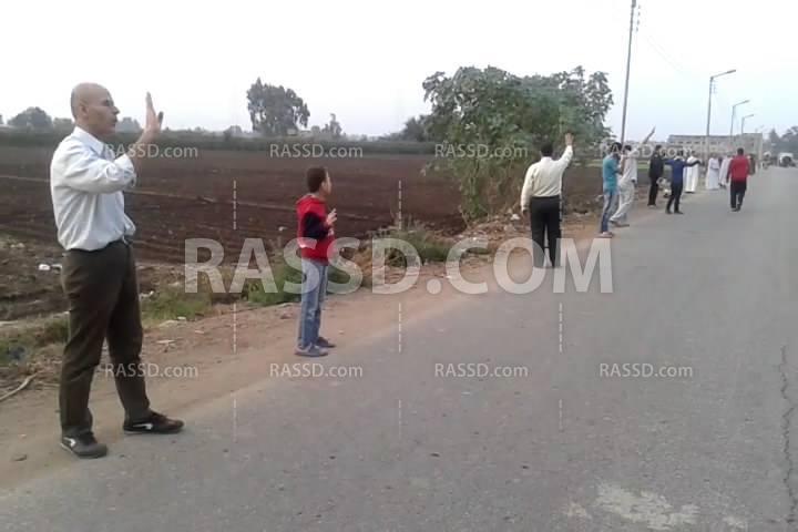 سلسلة بشرية في الدقهلية تنديدًا بممارسات داخلية الانقلاب