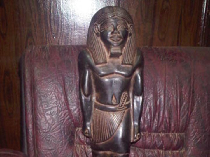 ضبط تمثال فرعوني قبل تهريبه بميناء الإسكندرية البحري