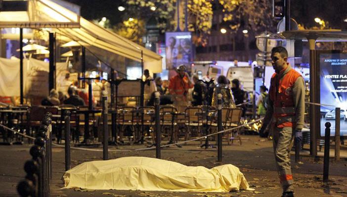 فرنسا توقف تأشيرة “شنجن” وتسمح للأوروبيين فقط بالسفر لباريس