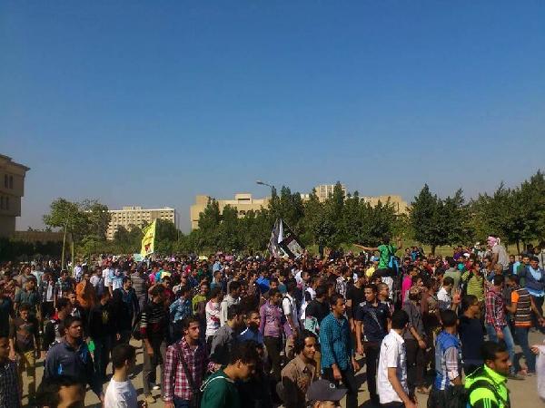 الآلاف من طلاب الأزهر ينتفضون اعتراضا على حبس زملائهم