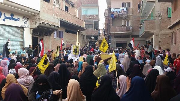 “مسقط رأس الرئيس” يتظاهرون للإفراج عن المعتقلين