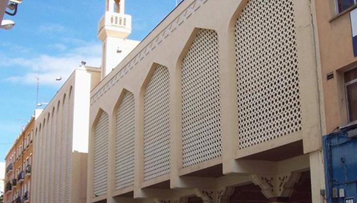 إضرام النار في مسجد بإسبانيا في انتقام محتمل لهجمات باريس