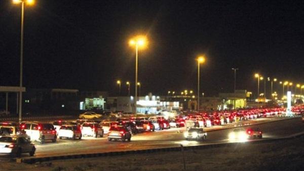 إصابة 18 شخصًا في تصادم بطريق المحور