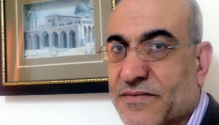 ياسر الزعاترة: “عباس” استمتع بشبه دولة تحت عباءة الاحتلال