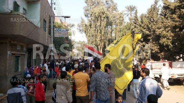 مسيرة لرافضي الانقلاب بقرية الشنباب بالجيزة