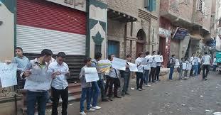 سلسلة بشرية لطلاب الميمون في بنى سويف للإفراج عن المعتقلين