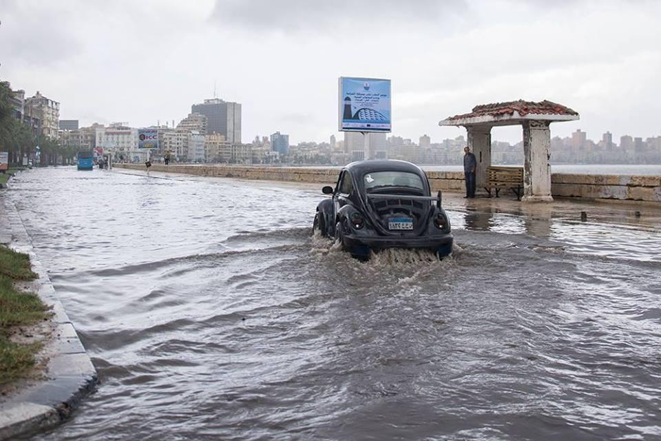 صباح اليوم.. الأمطار تضرب الإسكندرية والمحافظة تُعلن الطوارئ