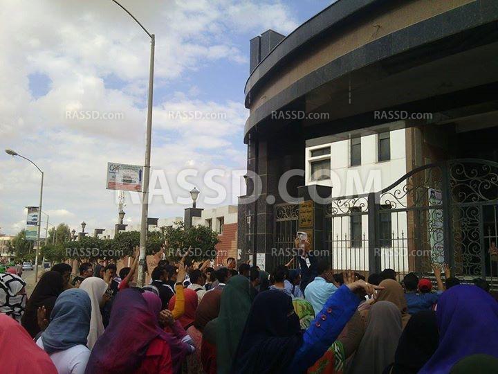 مسيرة في كلية الدراسات الإسلامية بالمنوفية تضامنًا مع المعتقلين