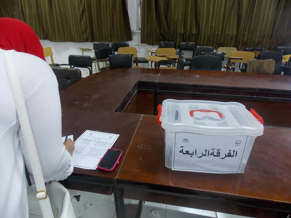 بالصور.. إقبال متوسط على انتخابات الطلبة بجامعة أسوان