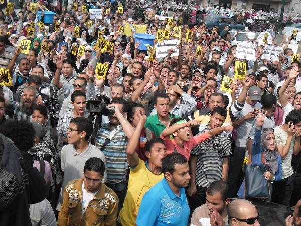 أمن الانقلاب يعتقل 12من طلاب جامعة الزقازيق بعد تدخل الشرطة