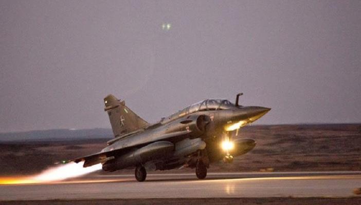 عقِب هجمات باريس.. فرنسا تُكثّف ضرباتها ضد “تنظيم الدولة” في سوريا