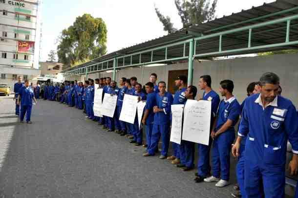 عمّال النظافة في مستشفيات غزة يضربون عن العمل