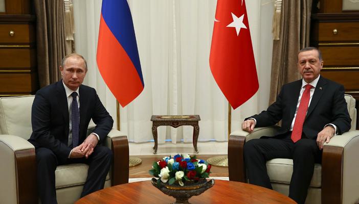 بالفيديو.. سيد علي: بوتين يتآمر على السيسي بعد سفره لتركيا