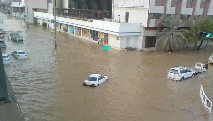 “هاشتاج” سيول جدة يغرق “تويتر”.. ومغردون: يجب محاسبة المسؤولين