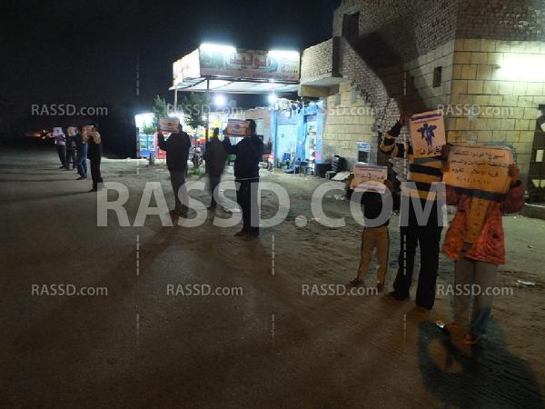 سلسلة بشرية مناهضة للانقلاب بالفيوم