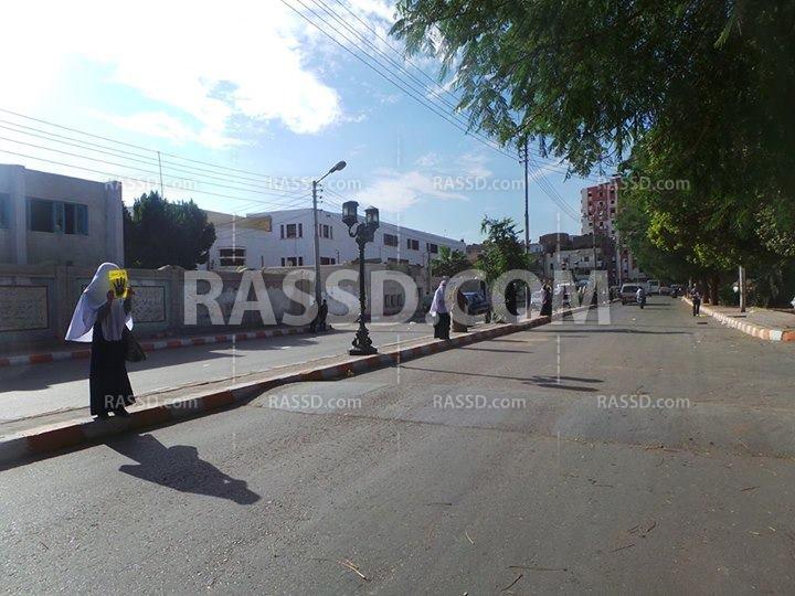 سلسلة بشرية بقنا رفضا للانقلاب واعتقال الطلاب