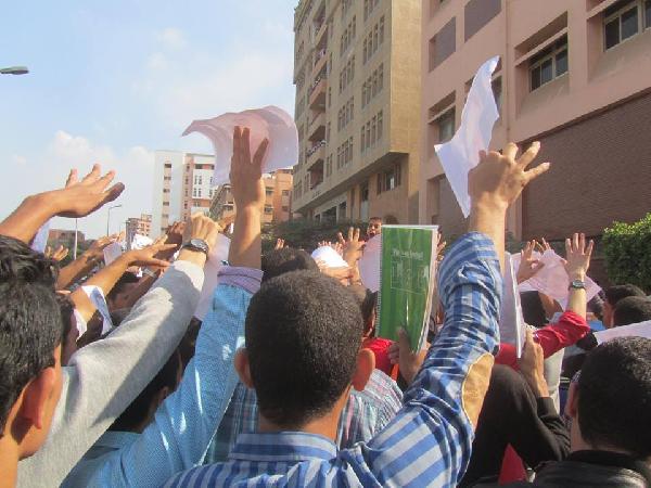 وقفة احتجاجية في طب المنوفية للإفراج عن المعتقلين