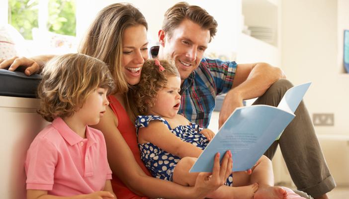 لـ حواء.. 6 نصائح لجذب الزوج للجلوس في البيت يوم العطلة