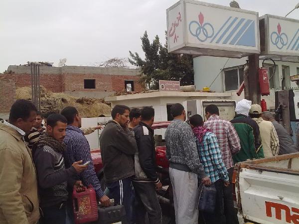 تخطيط الانقلاب تطبق مشروع حكومة قنديل للبنزين إبريل المقبل