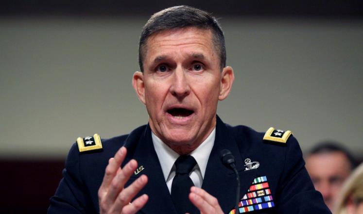 9 معلومات عن مايكل فلين.. مستشار ترامب وعدو المسلمين الذي أشاد بالسيسي