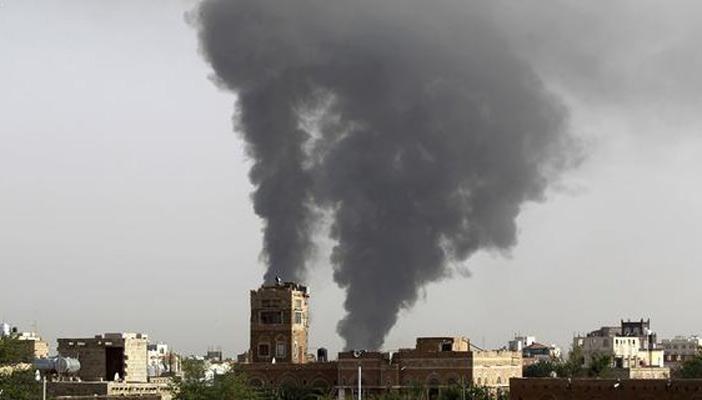 طيران التحالف يستهدف مخازن أسلحة لـ”الحوثيين” شرقي تعز اليمنية