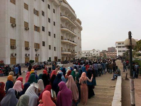 مسيرة لطلاب جامعة بني سويف إحياءً لذكرى أحداث محمد محمود