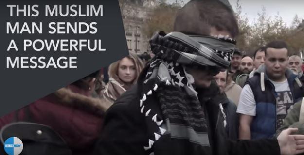 بالفيديو.. شاب مسلم يوجه رسالة إنسانية في شوارع باريس