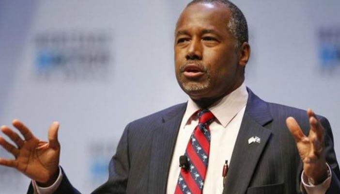 مرشح رئاسي أميركي يصف اللاجئين السوريين بـ”الكلاب المسعورة”