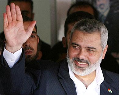 مستشار هنية: الاتصالات مع مصر مستمرة