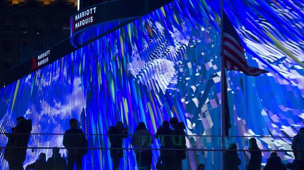 تدشين أكبر شاشة رقمية فى العالم بطول 8 طوابق وحجم ملعب كرة