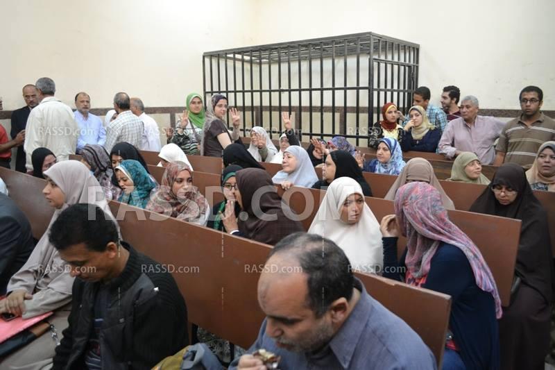 محكمة جنح المنشية تؤجل قضية 21 فتاه من اعضاء 7 الصبح