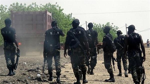 الأمن النيجيري يطلق الغاز على رئيس البرلمان و النواب