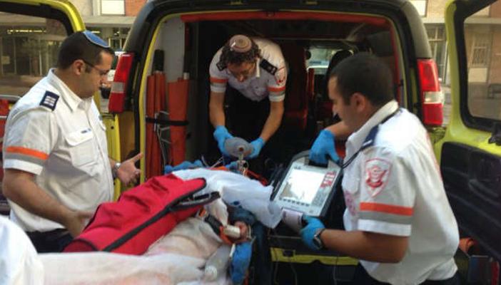 فلسطيني يطعن مستوطنًا “إسرئيليًا” قرب القدس