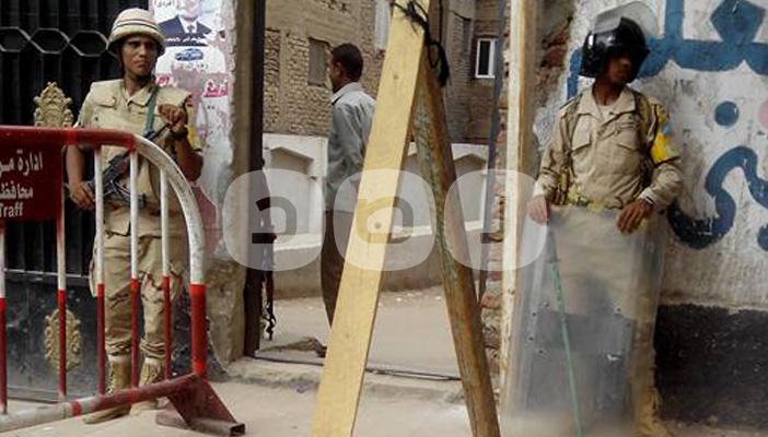 القاهرة: رئيس لجنة بالشرابية يأمر بتشميع لجنة بعد ضبط ورقة دوارة