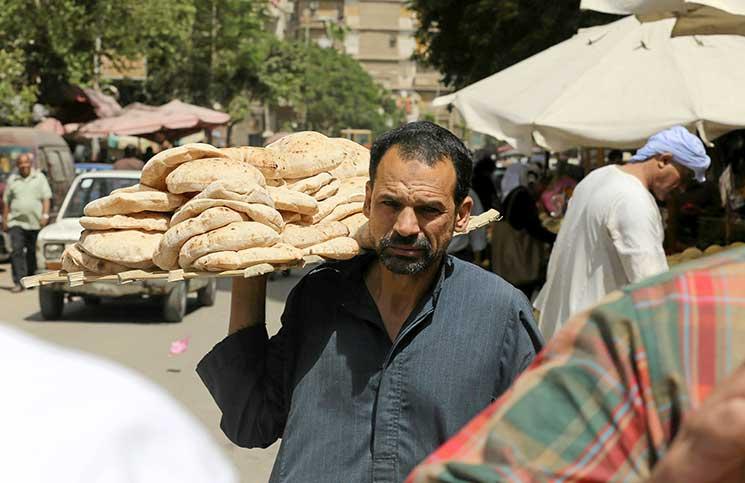 ركود في الأسواق بعد اقتراب الدولار من الـ 19.. ومواطنون: كفاية حرام