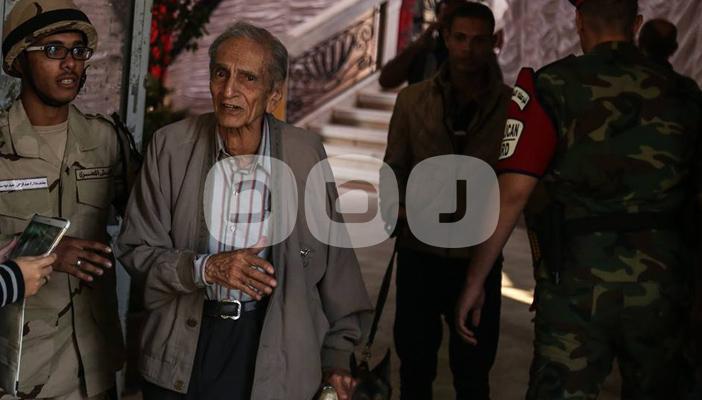 خبراء يضعون التحليل النفسي لإقبال كبار السن على الصناديق الانتخابية