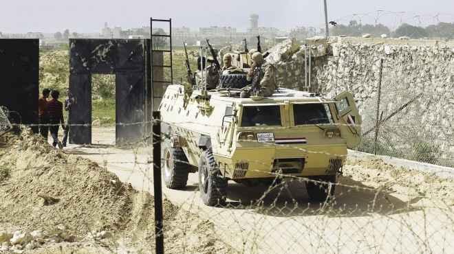 مصرع ضابط شرطة وإصابة أمين في انفجار بالعريش