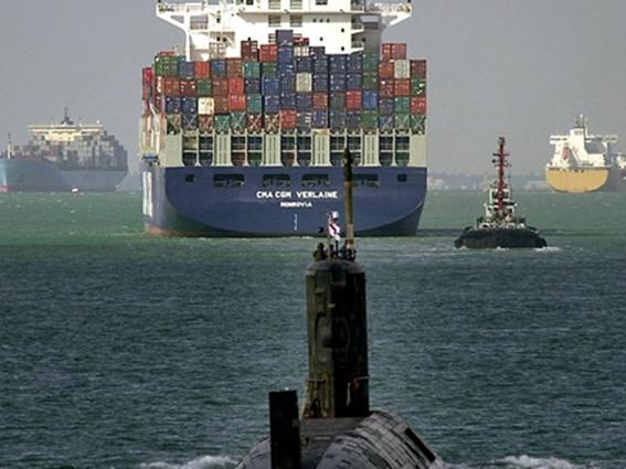 صحيفة تركية: أمن الملاحة في قناة السويس على حافة الخطر