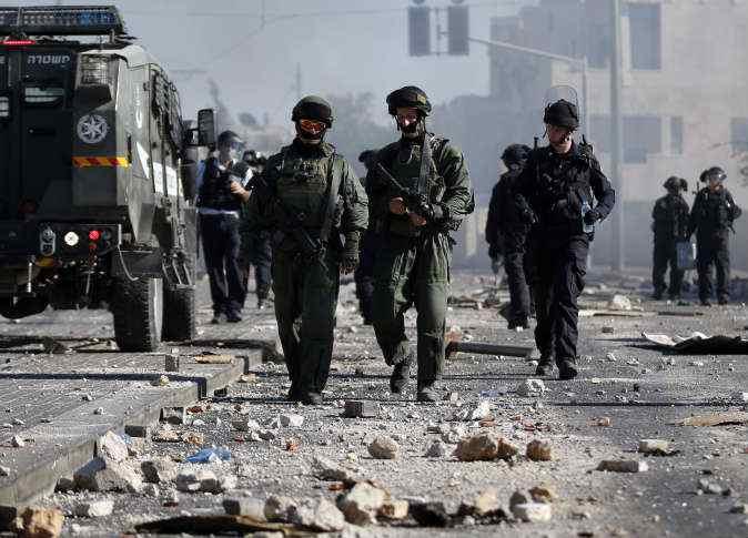 شبان صهاينة يعتدون على فلسطيني في القدس