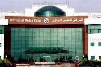 نقل عضو بمجلس الدولة للمركز الطبي العالمي بعد إصابته في تفجير العريش