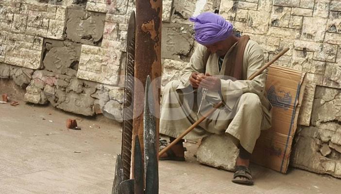 عمال اليومية بالجيزة يشكون تدني أوضاعهم الاجتماعية