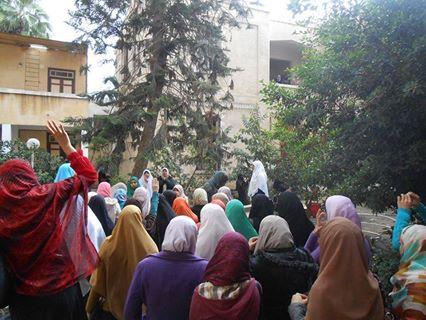 طالبات أزهر دمنهور يتظاهرن لوقف حملات الاعتقال