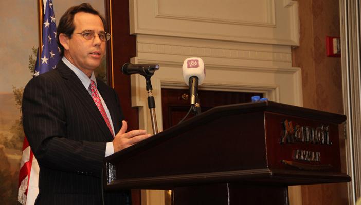 السفير الأميركي بالعراق: روسيا تتعمد استهداف المعارضة السورية المعتدلة