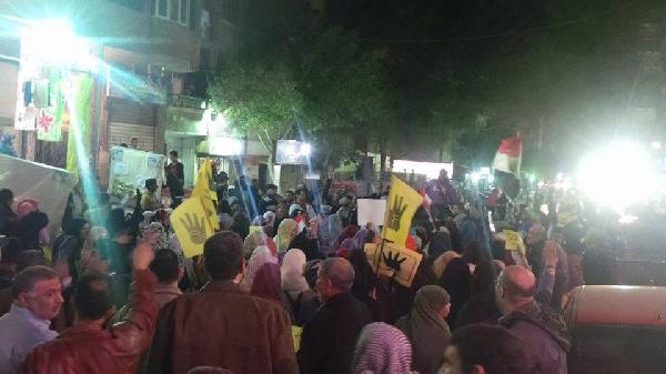 صور| المعادي تتظاهر للتنديد بالانتهاكات ضد المعتقلات