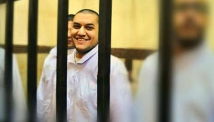 عمر حاذق يروي إحدى حكايات التفتيش داخل السجن