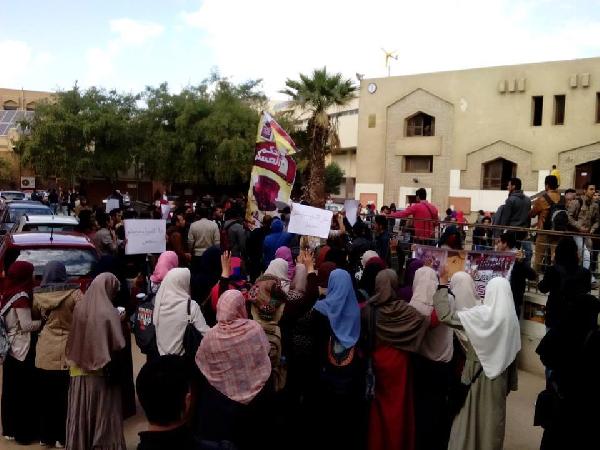 تظاهرة لطلاب عين شمس ضمن فعاليات “كسر الحصار”