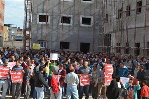 وقفة لأهالي “بلطيم” احتجاجًا على نقص المستلزمات الطبية