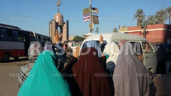 وقفة لطالبات أزهر أسيوط تندد بحكم العسكر