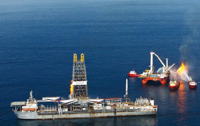 “دانة” الإماراتية تبحث مع حكومة الانقلاب تعديل أسعار الغاز