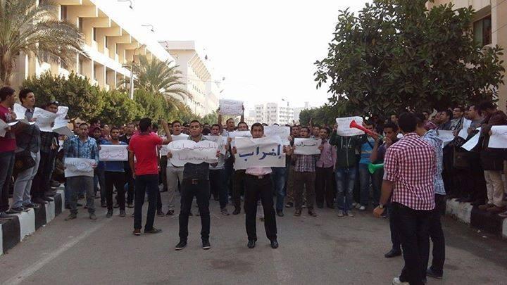 اضراب في جامعة الفيوم احتجاجاً على اقتحام الأمن